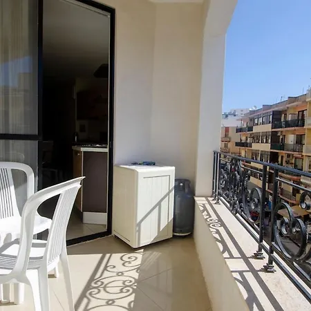 Apartment Bright In