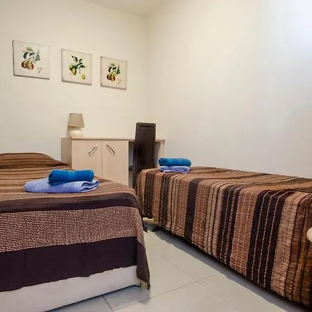 Apartment Bright In St. Paul's Bay